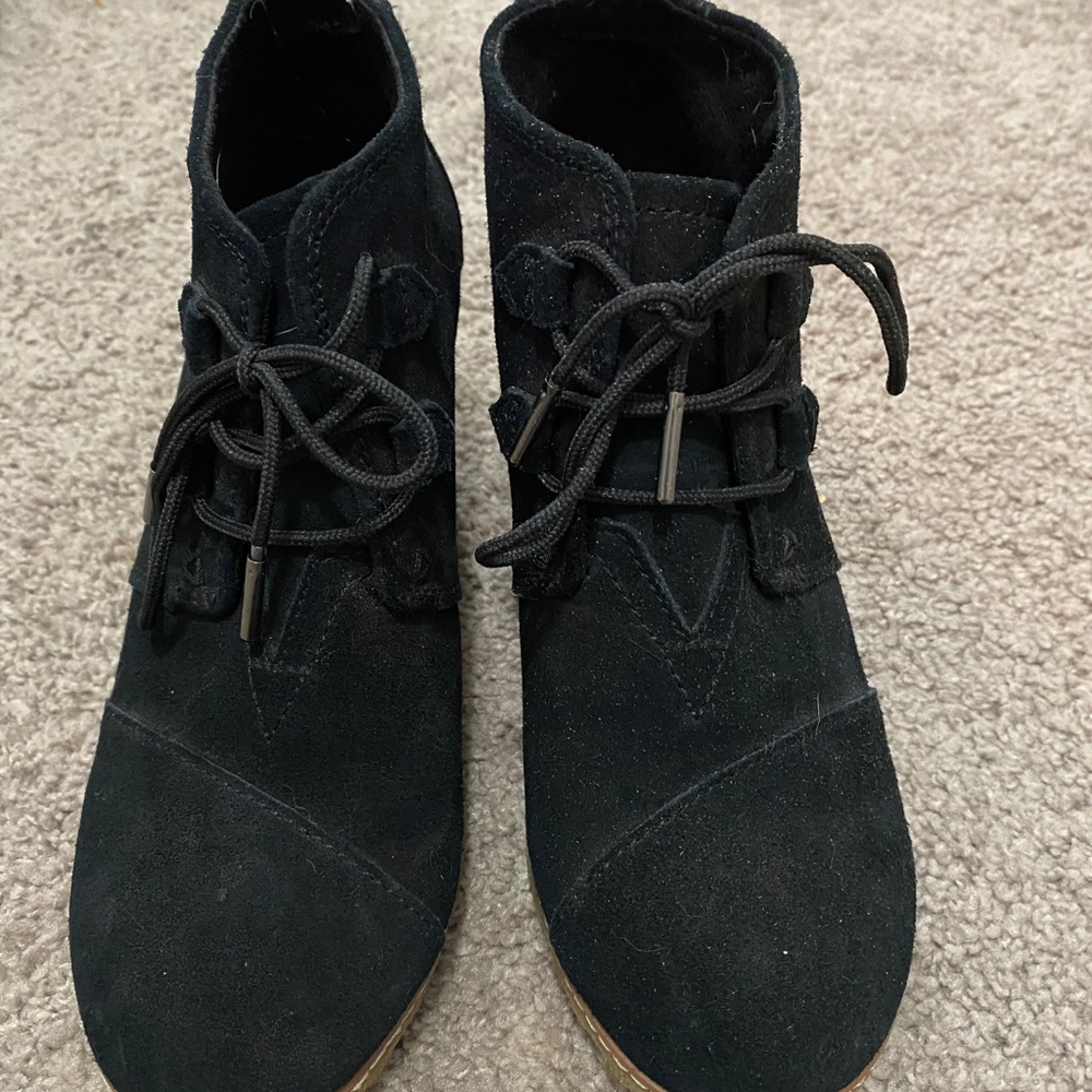 Women’s black booties